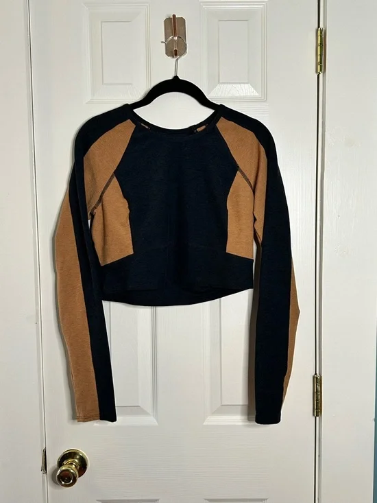Beyond Yoga Colorblock Cropped Long Sleeve Top Athleisure Activewear L - Picture 5 of 5